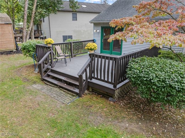 1482 Democracy Drive NW, North Canton, OH 44720