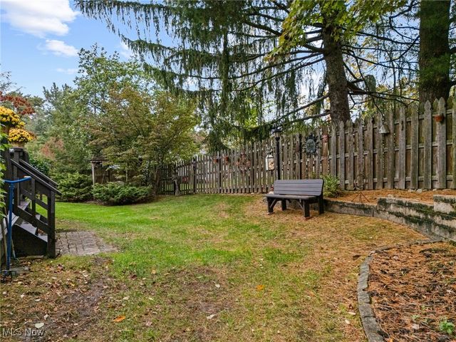 1482 Democracy Drive NW, North Canton, OH 44720