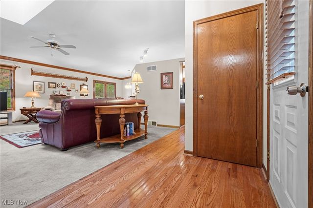 1482 Democracy Drive NW, North Canton, OH 44720