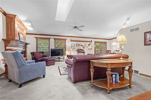 1482 Democracy Drive NW, North Canton, OH 44720