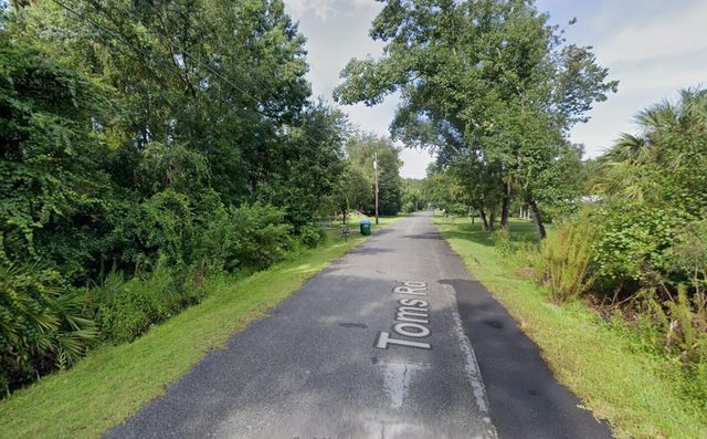 242 Toms Road, Debary, FL 32713