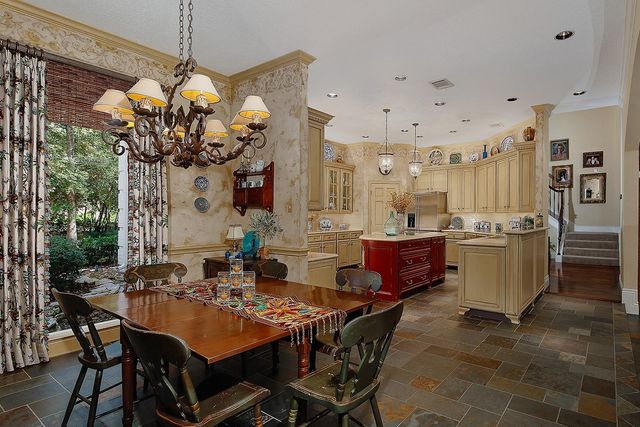 26 S Windsail Place, The Woodlands, TX 77381