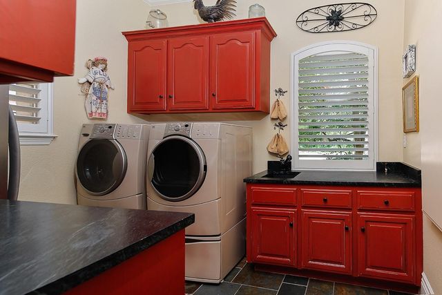 26 S Windsail Place, The Woodlands, TX 77381