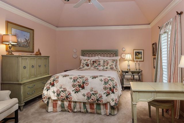 26 S Windsail Place, The Woodlands, TX 77381