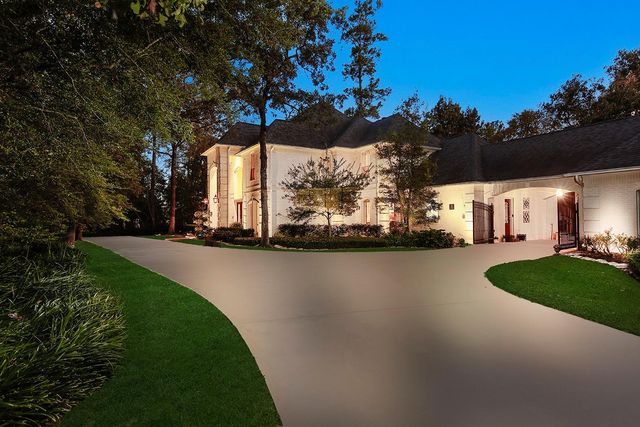 26 S Windsail Place, The Woodlands, TX 77381