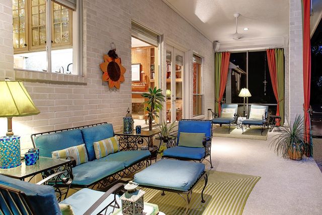 26 S Windsail Place, The Woodlands, TX 77381