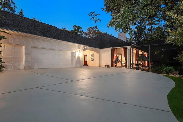 26 S Windsail Place, The Woodlands, TX 77381