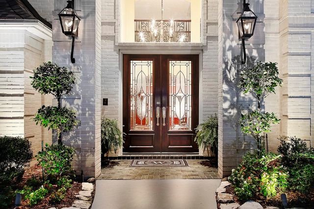 26 S Windsail Place, The Woodlands, TX 77381