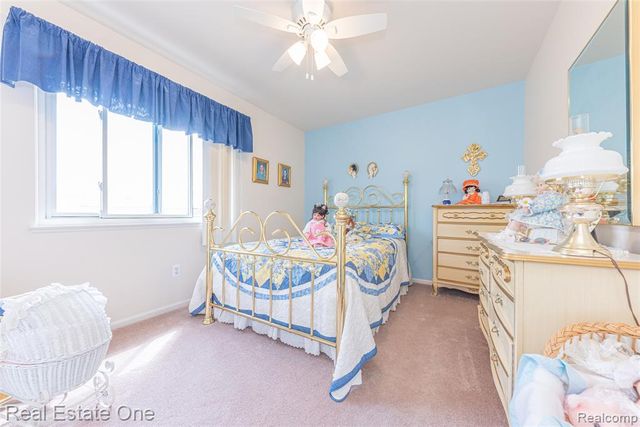 754 Challenging Trail, South Lyon, MI 48178