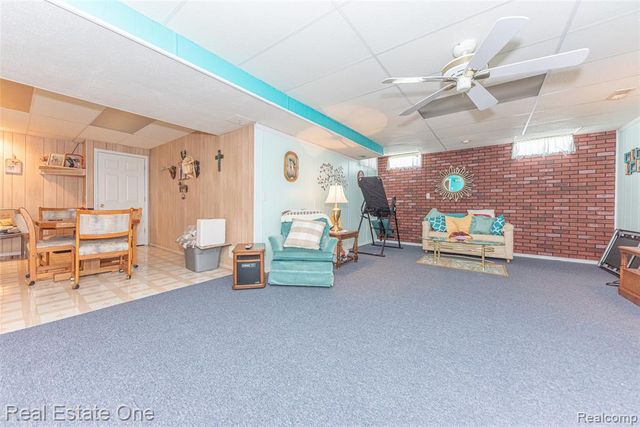 754 Challenging Trail, South Lyon, MI 48178