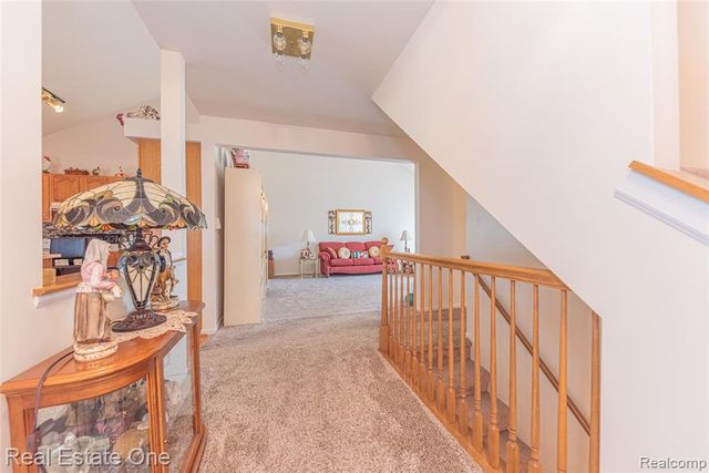 754 Challenging Trail, South Lyon, MI 48178