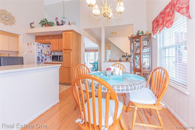 754 Challenging Trail, South Lyon, MI 48178