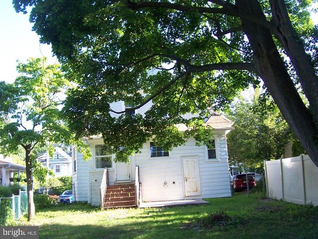 321 W HOLLY AVE, Pitman, NJ 08071