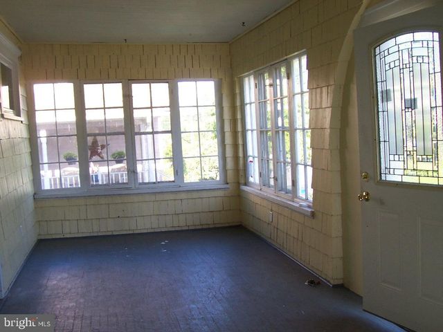 321 W HOLLY AVE, Pitman, NJ 08071