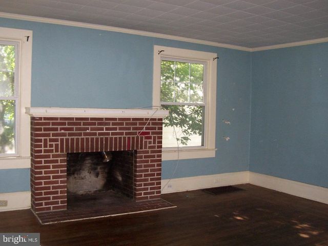 321 W HOLLY AVE, Pitman, NJ 08071