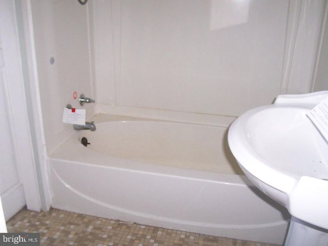 321 W HOLLY AVE, Pitman, NJ 08071