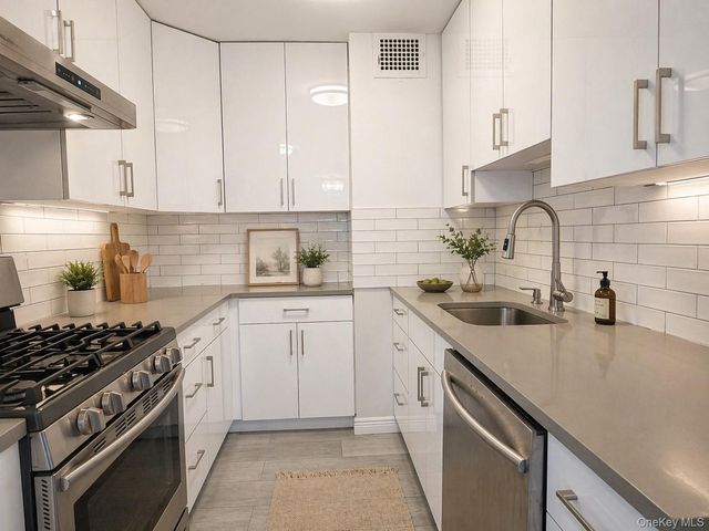 15218 Union Turnpike 206G, Flushing, NY 11367