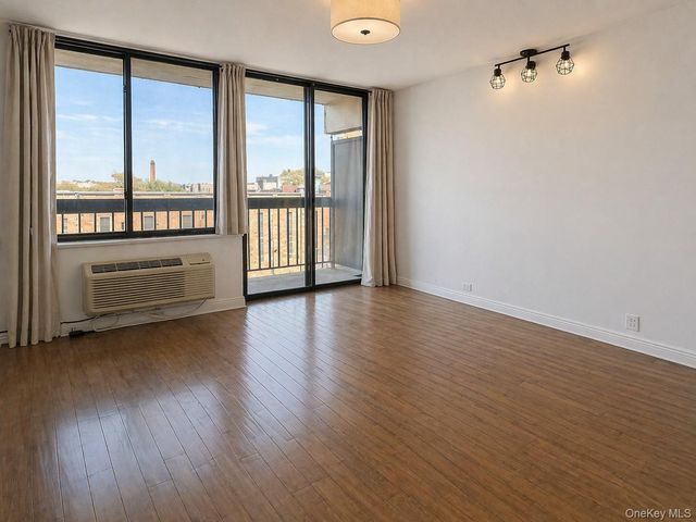 15218 Union Turnpike 206G, Flushing, NY 11367