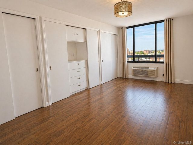 15218 Union Turnpike 206G, Flushing, NY 11367