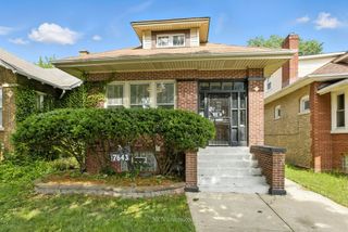 7643 S Paxton Avenue, Chicago, IL 60649