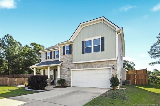 14 Hallow Oak Street, Spring Lake, NC 28390