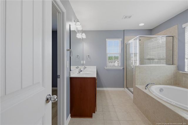 14 Hallow Oak Street, Spring Lake, NC 28390
