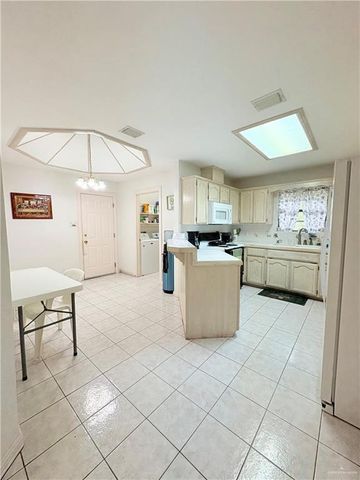 2218 Lawndale Road, Mission, TX 78572