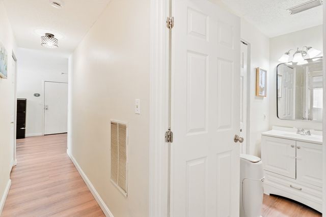 602 Franklin Crossing Rd 602, Franklin, MA 02038