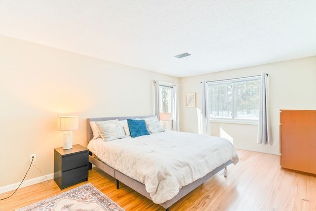 602 Franklin Crossing Rd 602, Franklin, MA 02038