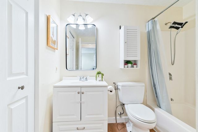 602 Franklin Crossing Rd 602, Franklin, MA 02038