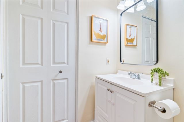 602 Franklin Crossing Rd 602, Franklin, MA 02038