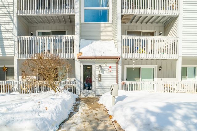 602 Franklin Crossing Rd 602, Franklin, MA 02038