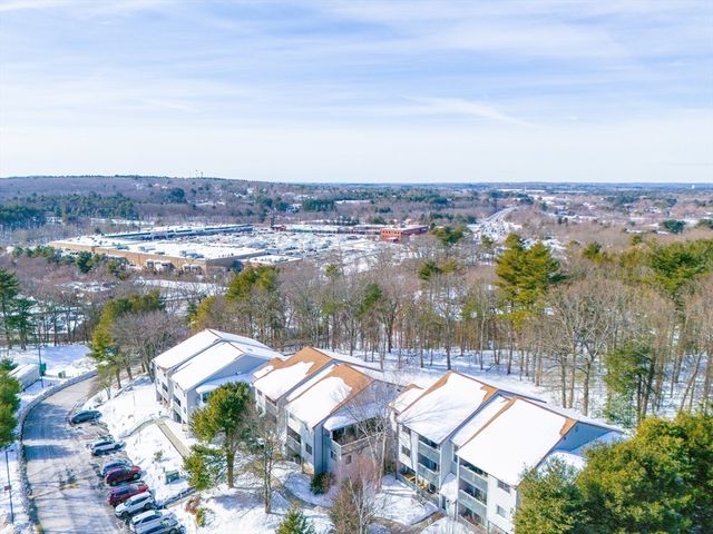 602 Franklin Crossing Rd 602, Franklin, MA 02038