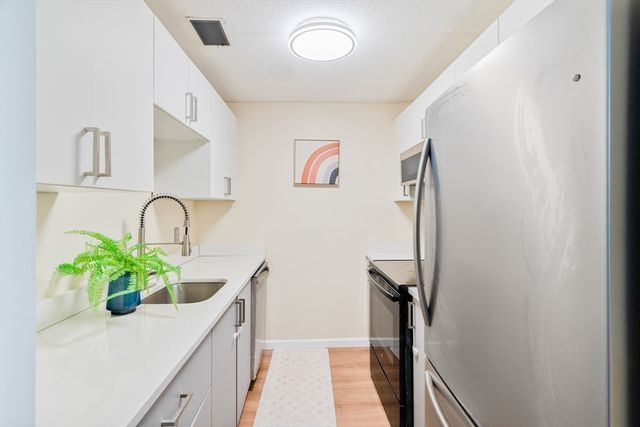 602 Franklin Crossing Rd 602, Franklin, MA 02038