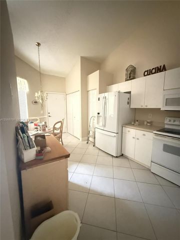 6207 Petunia Road, Delray Beach, FL 33484