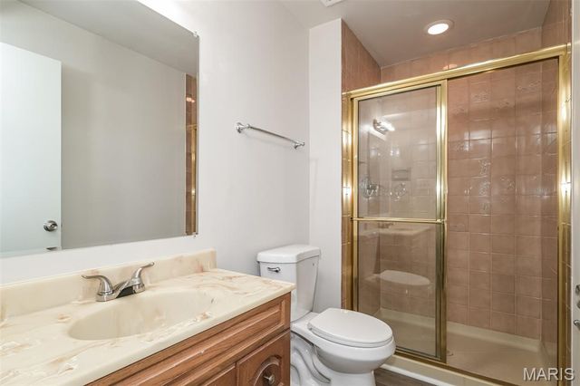 16504 Forest Pine Drive, Ballwin, MO 63011