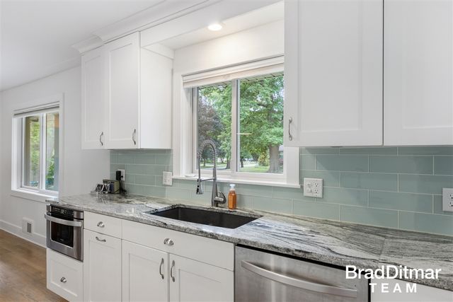 1350 Lake Grove Avenue, East Grand Rapids, MI 49506