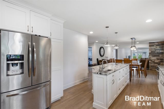 1350 Lake Grove Avenue, East Grand Rapids, MI 49506