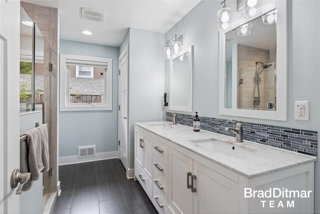 1350 Lake Grove Avenue, East Grand Rapids, MI 49506