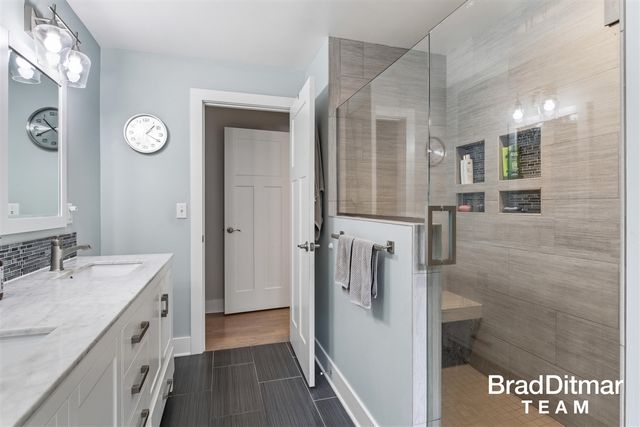 1350 Lake Grove Avenue, East Grand Rapids, MI 49506