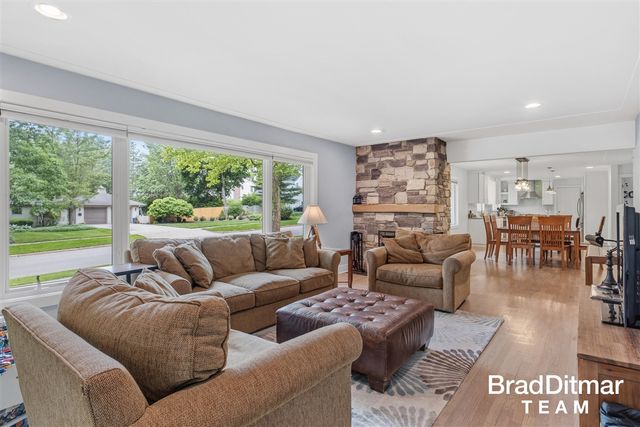 1350 Lake Grove Avenue, East Grand Rapids, MI 49506