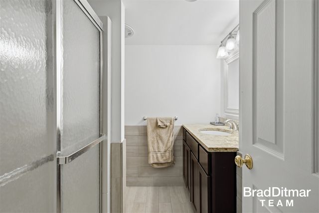 1350 Lake Grove Avenue, East Grand Rapids, MI 49506