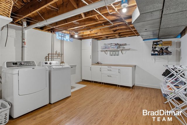 1350 Lake Grove Avenue, East Grand Rapids, MI 49506