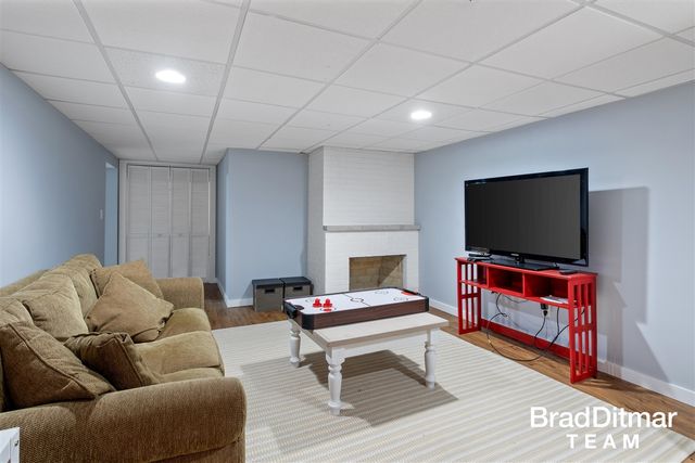 1350 Lake Grove Avenue, East Grand Rapids, MI 49506
