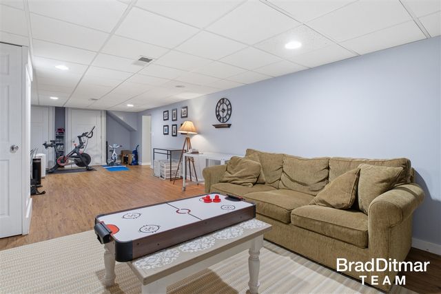 1350 Lake Grove Avenue, East Grand Rapids, MI 49506