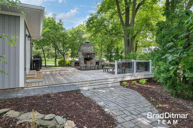 1350 Lake Grove Avenue, East Grand Rapids, MI 49506