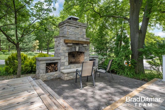 1350 Lake Grove Avenue, East Grand Rapids, MI 49506