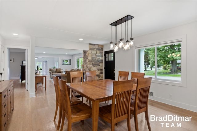 1350 Lake Grove Avenue, East Grand Rapids, MI 49506