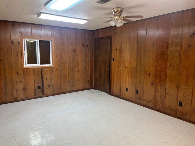 1712 Matthews Street, Bay City, TX 77414