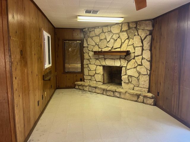 1712 Matthews Street, Bay City, TX 77414